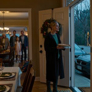 At Thanksgiving Dinner, My Mom Raised A Toast And Publicly Embarrassed Me Over My Finances. Everyone Laughed, And One By One They Added Their Own Hurtful Remarks. I Finished My Meal In Silence, Picked Up My Coat, Looked At All Of Them, And Said, “By Christmas, You’ll All Be Asking For My Forgiveness.” They Laughed Even Harder. A Month Later, My Phone Was Filled With Messages Begging Me To Answer.